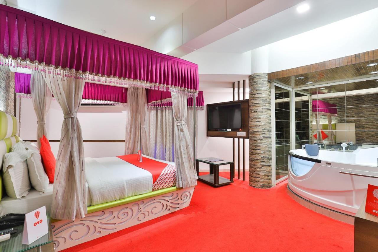 Hotel Salute Ahmedabad Exterior photo