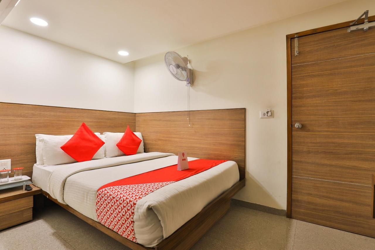 Hotel Salute Ahmedabad Exterior photo