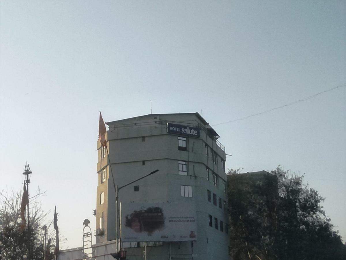 Hotel Salute Ahmedabad Exterior photo